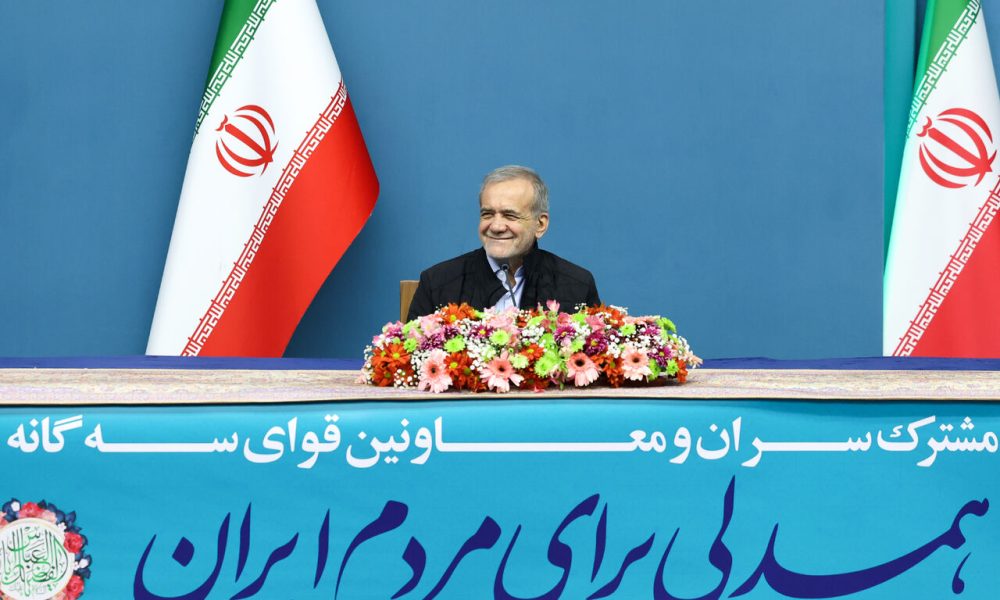 همه باید خدمتگزار مردم باشیم/ ضرورت اجتناب از هرحرکتی که مردم را عصبانی می کند