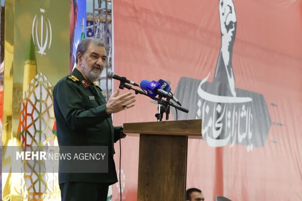 رضایی: انتقام پرونده جدید جنگ تحمیلی است؛ همراهی مردم سرمایه اصلی کشور