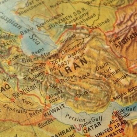رمز پیروزی در جنگ هویتی