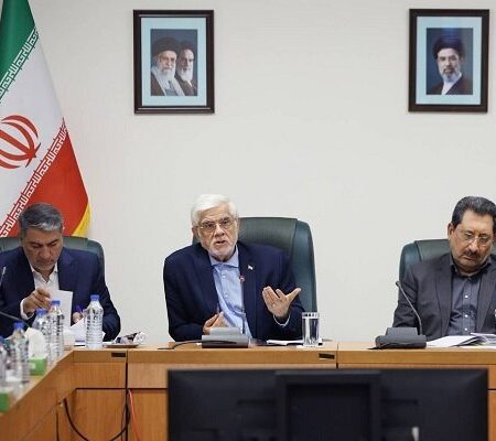 عارف: هیچ بهانه‌ای برای کم‌کاری در توسعه روابط با آفریقا پذیرفته نیست