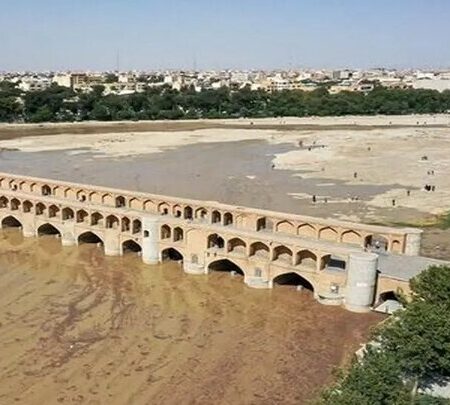 لاهیجان‌زاده: احیای زاینده‌رود نیازمند مصوبه ستاد ملی تالاب‌هاست