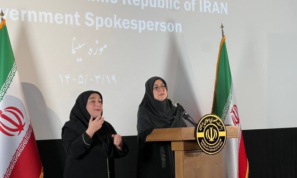 مهاجرانی: برق با جانفشانی به دست ما می‌رسد؛ صرفه‌جویی کنید