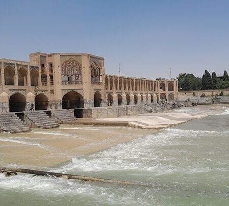 هوای آلوده اصفهان برای سومین روز پیاپی؛ وضعیت ۲ شهر مجاور قرمز ماند