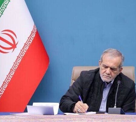 پزشکیان در پیامی درگذشت خواهر آیت‌الله نورمفیدی را تسلیت گفت