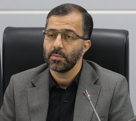 گودرزی: دولت فعلاً از اصلاح قیمت بنزین صرف‌نظر کرد