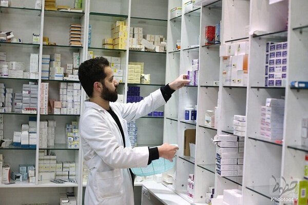 ارائه بیش از ۶۰۰ هزار خدمت دارویی در ۳۸ داروخانه جمعیت هلال‌احمر