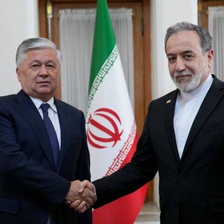 دیدار معاون وزیر امور خارجه ازبکستان با عراقچی
