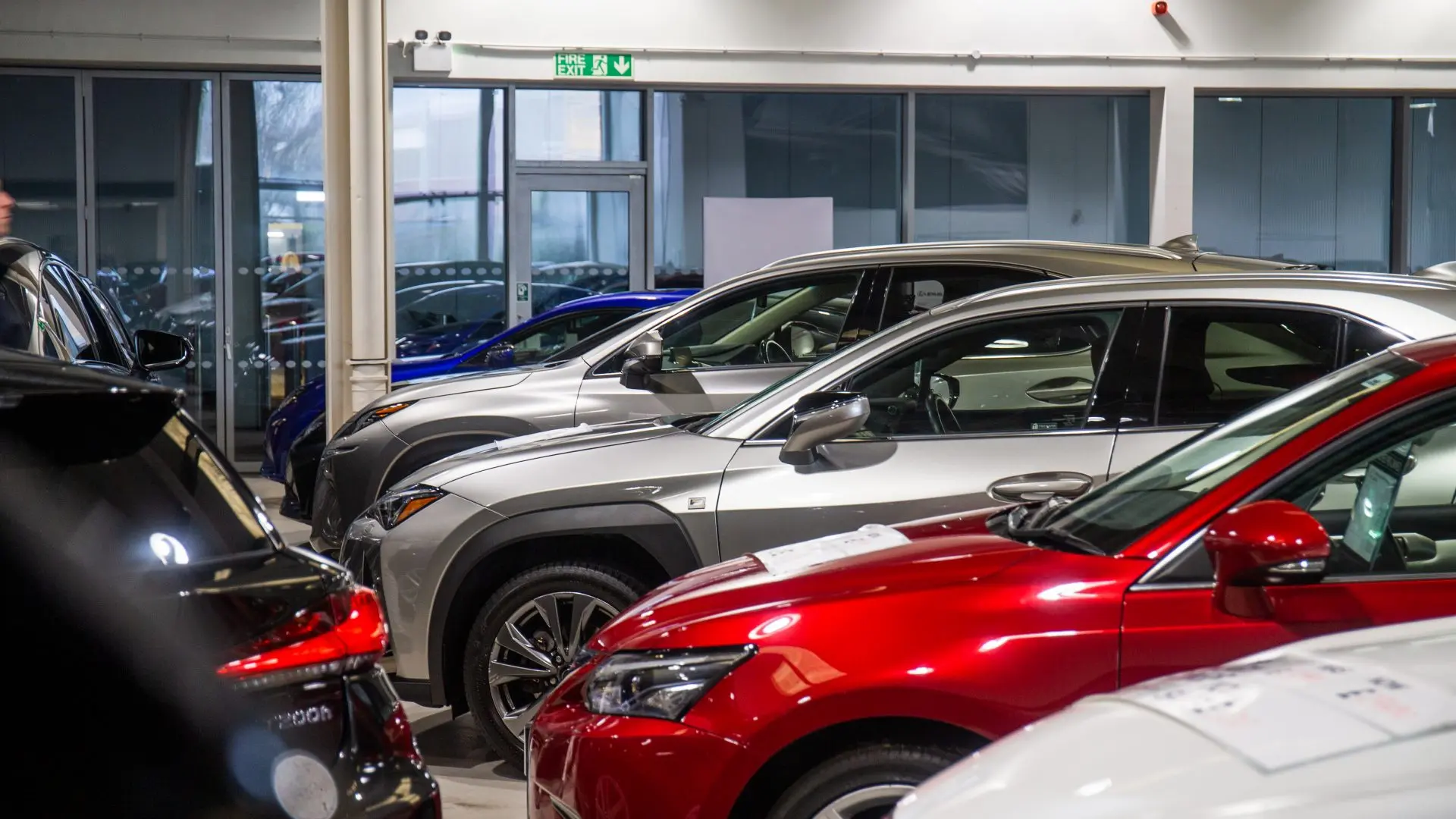 used-car-dealer-12-1920x1080