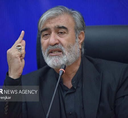 عزیزی: هرگونه خطای محاسباتی عواقب ناگواری برای دشمن خواهد داشت