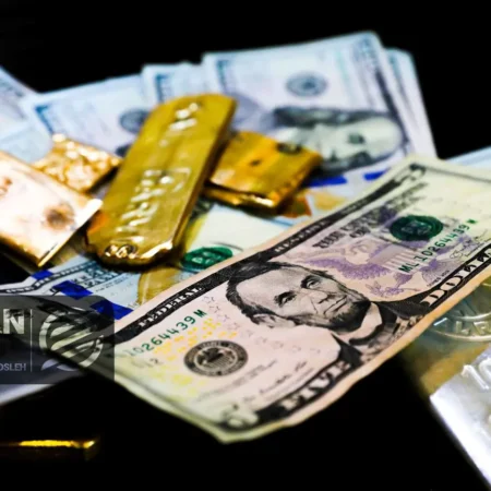 قیمت دلار زیر سایه سیگنال بنزین/ کدام بازار سرمایه‌گذاران را غافلگیر کرد؟