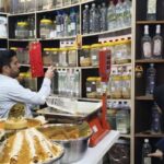 کشف و توقیف ۳۲۳ لیتر عرقیات تاریخ مصرف گذشته در آبادان 