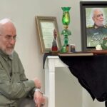 حضور قالیباف در منزل شهیدان خادمی و نصیرزاده