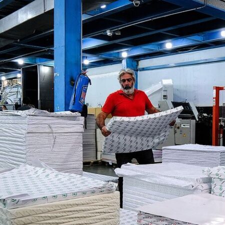قیمت مقوا ۸ برابر شد؛ صنعت بسته‌بندی در تنگنای مواد اولیه| واردات در مرزها تسهیل شود
